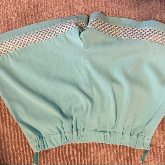 Women's Aqua Sleeveless Top and Shorts Set - Picture 6 of 6